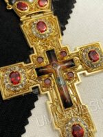 Крест наперсный латунный в позолоте с цепью со вставками — изображение 3